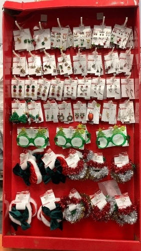 Holiday Accessories Display w/ Approx 90 Pcs - Lot 17