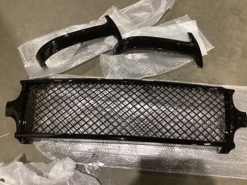 Glossy Black Front Grill - Unknown Fit  - Lot 226