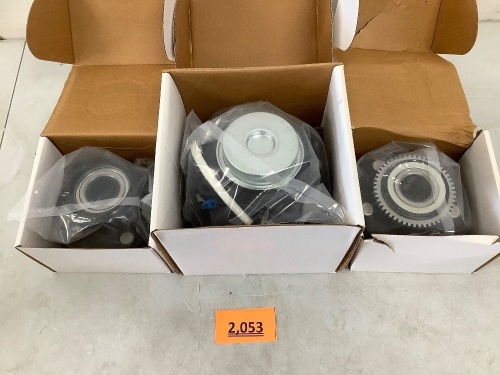 Set of 3 Mix Matched Tzaut Axle Wheel Hubs - Lot 2053