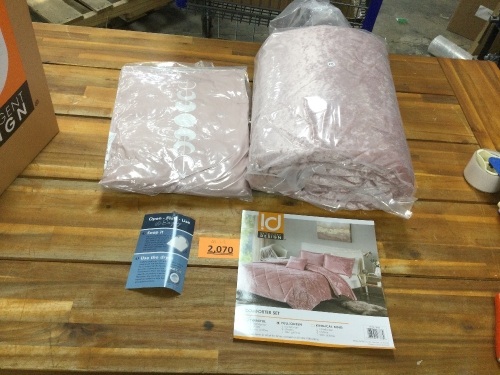 Intelligent Design Comforter Set - Lot 2070