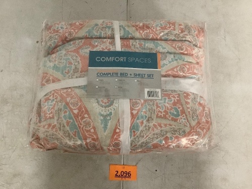 Comfort Spaces Complete Bed + Sheet Set - Lot 2096