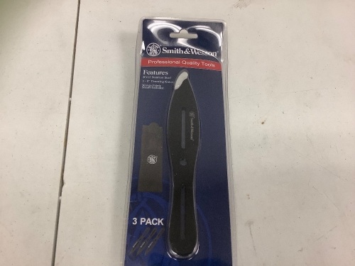 Smith & Wesson 3 pack Throwing Knives, E-Commerce Return, Sold as is - Lot 97