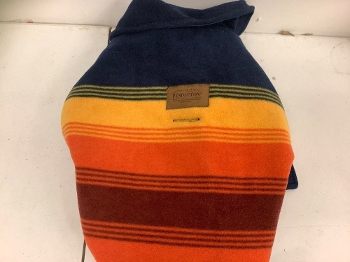 Pendleton Dog Sweater, Size M, E-Comm Return - Lot 232
