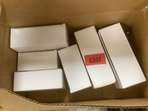 box of miscellanous lighters and accessories - Lot 2517