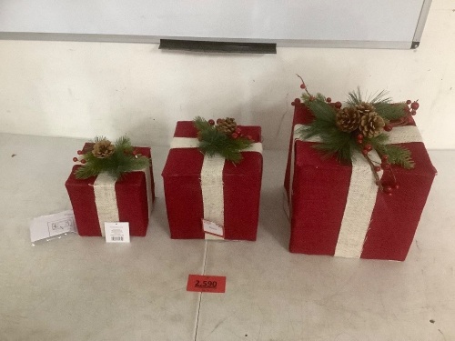 Box of 4 Sets of Decorative Christmas Gifts - Lot 2590
