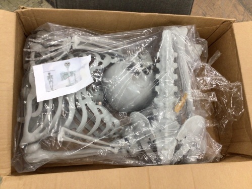 Skeleton Decoration - Lot 393