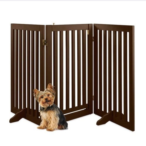 31.5in 3-Panel Freestanding Wooden Pet Gate w/ Door, Support Feet - Lot 264