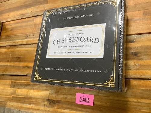 Premium Bamboo cheeseboard - Lot 3005