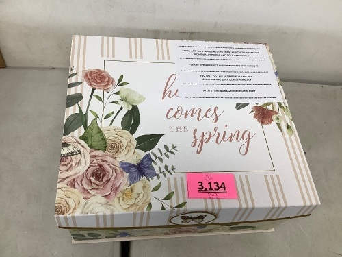 13 Piece Christmas Box Set - Lot 3134