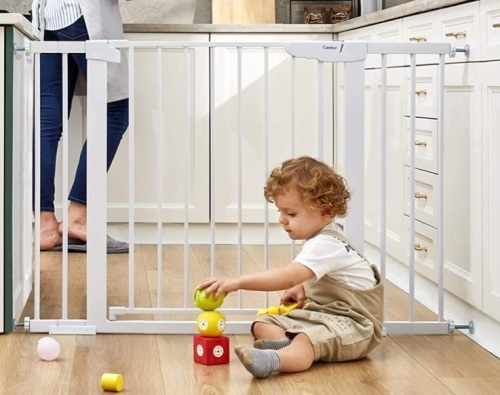 Cumbor 29.5-46" Auto Close Baby/Pet Gate - Lot 174