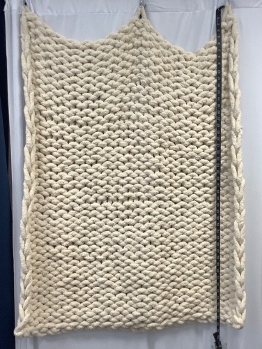 Chunky Knit Throw - Lot 216