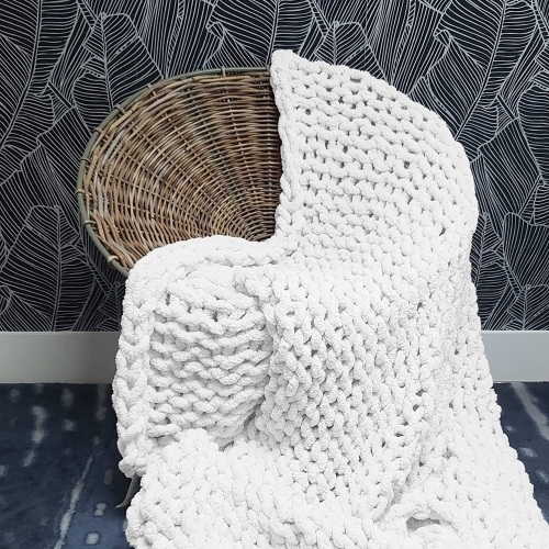 Adyrescia Chunky Knit Blanket Throw, 100% Hand Knit with Jumbo Chenille Yarn, 50"x60" - Lot 231