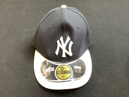 New York Yankees Basesball Cap, Size 6 3/4 - Lot 375