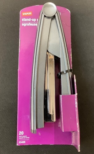 Box of 7 Stand Up Staplers - Lot 382