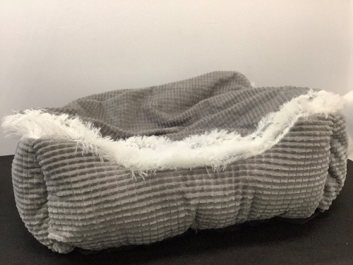 Pet Bed - Lot 202