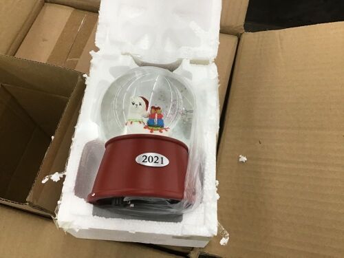 Case of (4) 2021 Wondershop Llama Musical Snowglobe - Lot 497