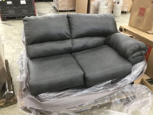 Right Arm Facing Love Seat Piece - Lot 190