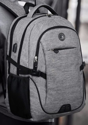 SHRRADOO Travel Laptop Backpack with USB Charging Port - Lot 35