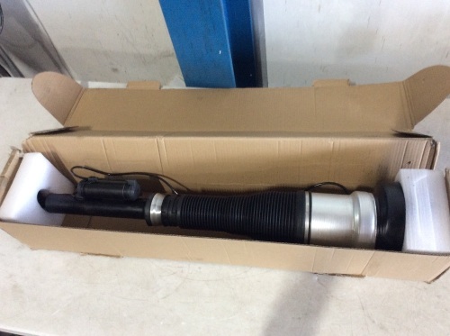 Air Suspension Shock for Mercedes W221 S550 S450 CL550 S350 S400 Rear Left  - Lot 567