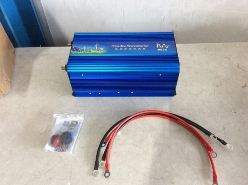 Pure Sine Wave Power Inverter - Lot 870