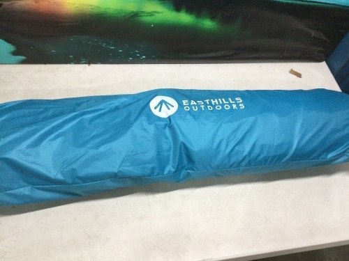 Easthills Outdoors EasyUp Beach Tent - Lot 889