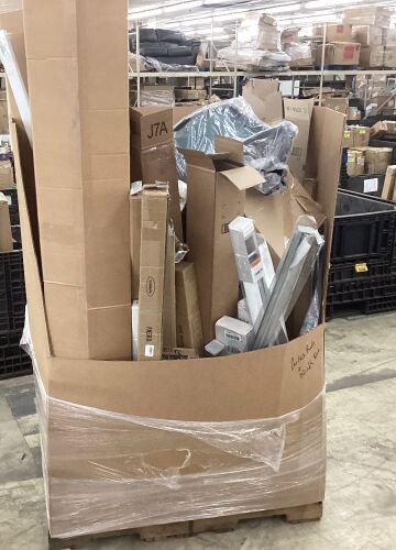Pallet of Blinds, Curtain Rods, Towel Bars & Etc - High Retail Value  - Lot 521
