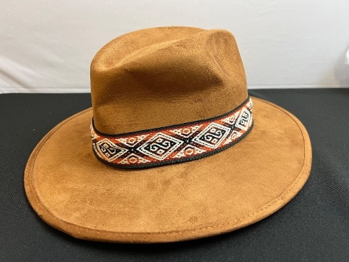 Suede Hat for Men & Women with Wide Brim, Sz M - Lot 15