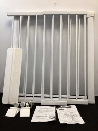 Baby Gate (65.8 - 68.5 inch) - Lot 184