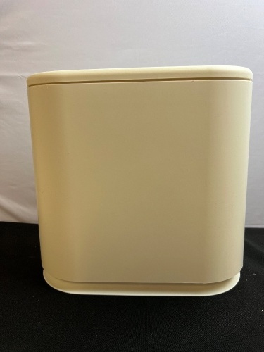 Small Slim Trash Can, 12L - Lot 303