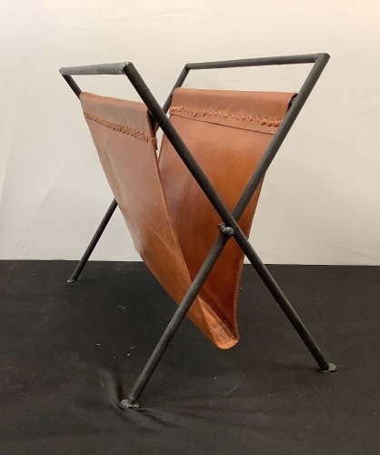 Magazine Rack - Lot 498
