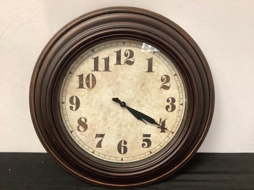 20" Wall Clock - Lot 520
