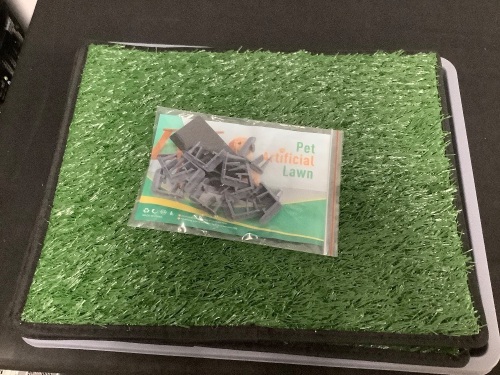 Dog Grass Pee Pad - Lot 474