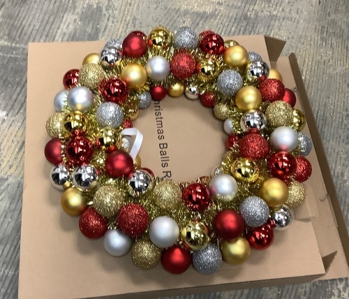 16" Christmas Ball Ornament Wreath - Lot 560