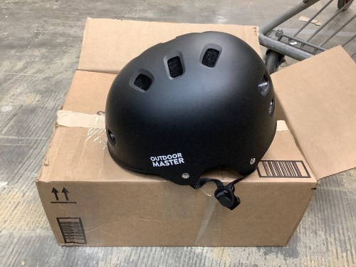 Outdoor Master Sporting Helmet, M - Lot 451