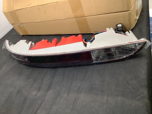 AUDI Q5 2008-2016 Rear Left Bumper Tail Light  - Lot 512