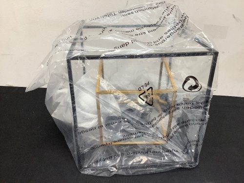 Modern Cube Hanging Pendant Light - Lot 146