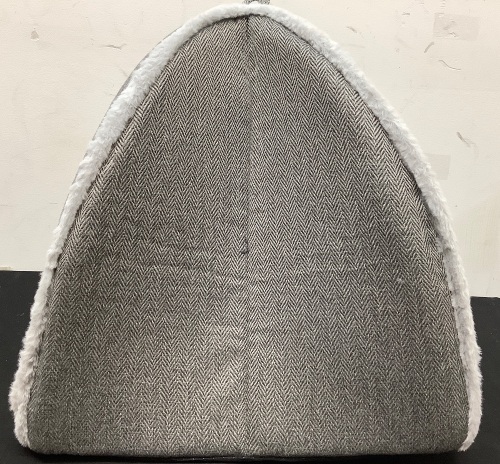 Cat Cave Bed for Indoor Cats - Lot 212