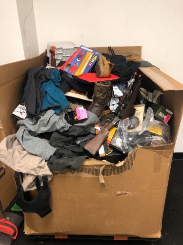 Salvage Pallet, Presorted Items will be Broken, Damaged, or Missing pieces, Sold as is - Lot 37