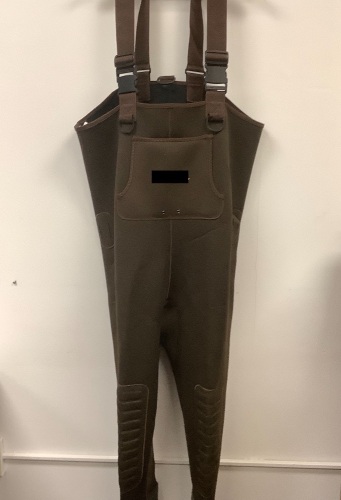 Neoprene Boot-Foot Waders Men's 11R, E-Comm Return, Sold As-is - Lot 470