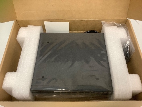Aumox 16-Port Gigabit PoE Switch, E-Comm Return, Sold As-is - Lot 39