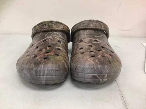 Crocs Classic Lined Clogs Men's 10 Women's 12, E-Comm Return, Sold As-is - Lot 25