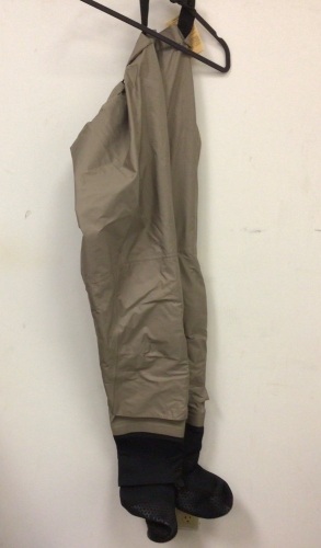Breathable Stocking-Foot Hip Waders Men's XL, Appears New, Sold As-is - Lot 206