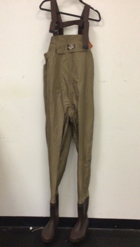 White River Fly Shop Lug Sole Chest Waders Men's 9R, E-Comm Return, Sold As-is - Lot 245