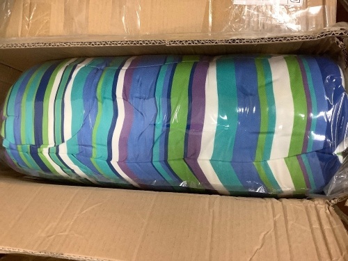 Romhouse Outdoor High Back Seat Cushion Waterproof, Appears New, Sold as is - Lot 597