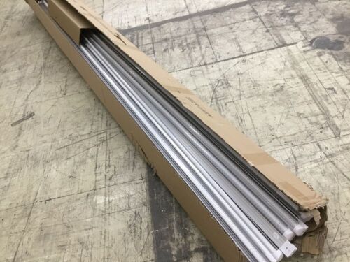 Barrina 8' LED Shop Lights, 10 pk  - Lot 818