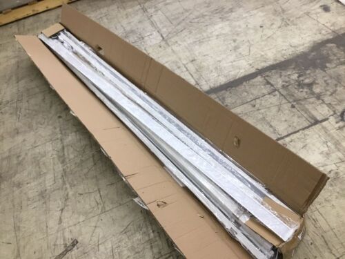 8' LED Light Fixture  - Lot 842