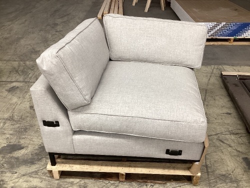 Sectional Sofa Piece  - Lot 292