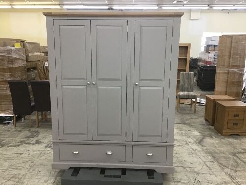 St Ives Natural Oak and Light Grey Painted Triple Wardrobe - Lot 14