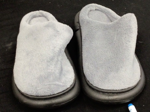 Clog Slippers, Womens Size 9.5 - Lot 152