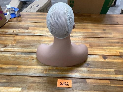 Hair Cut Mannequin - Lot 5412